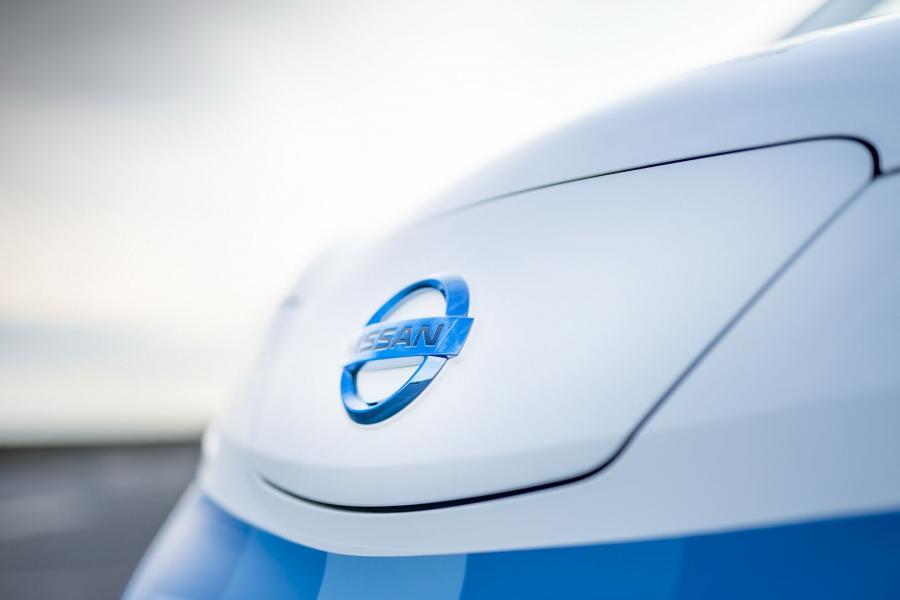 Логотип Nissan e-NV200 Ice Cream Concept 2019 года  (фото 18 из 25)